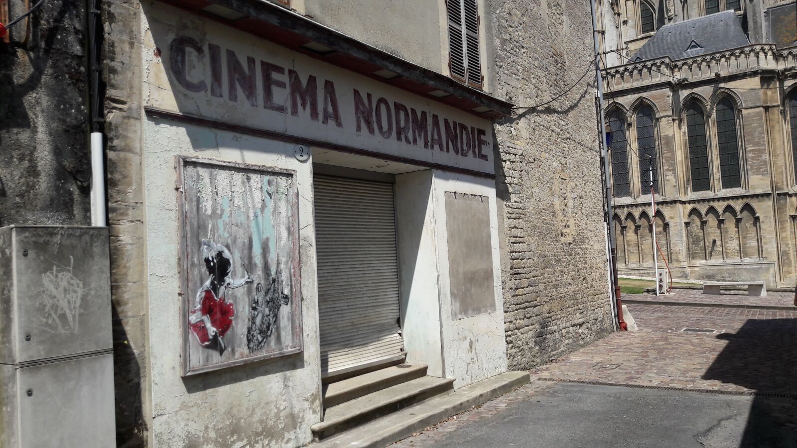 Samsung Galaxy A5(2016) sample photo. Cinema, bayeux, old cinema photography