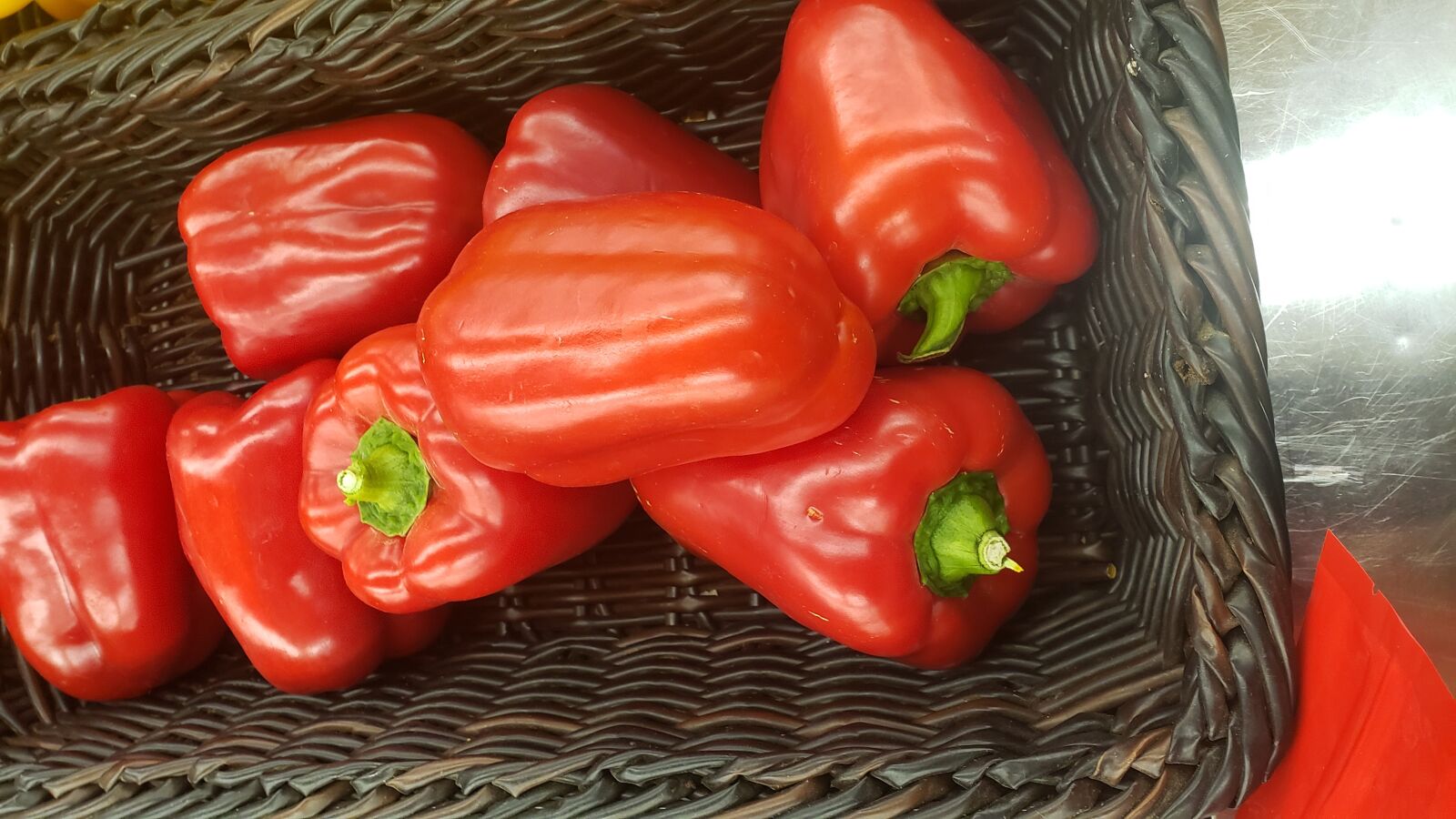 Samsung Galaxy S9+ sample photo. Capsicum, red pepper, pepper photography