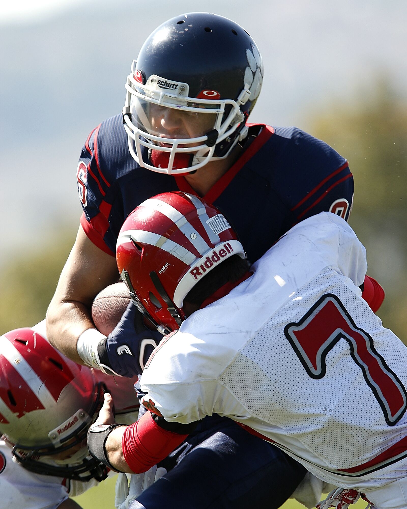 Canon EF 300mm F2.8L IS USM sample photo. Football, american football, sport photography