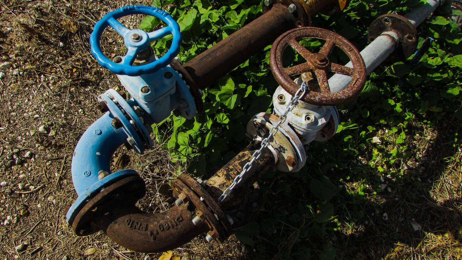 Canon PowerShot SX400 IS sample photo. Pipe, taps, plumbing photography