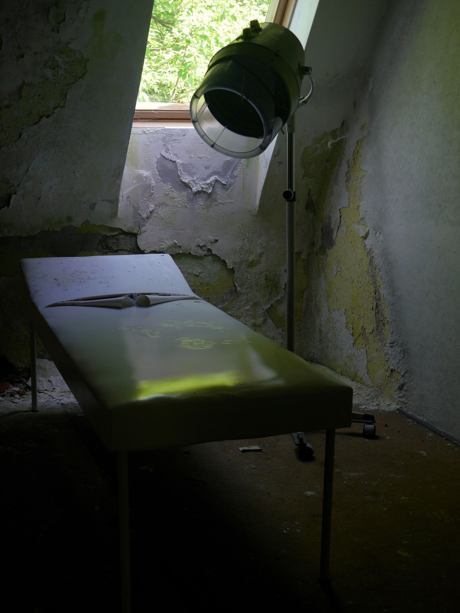 Panasonic Lumix DMC-G6 sample photo. Spa, decline, basket case photography