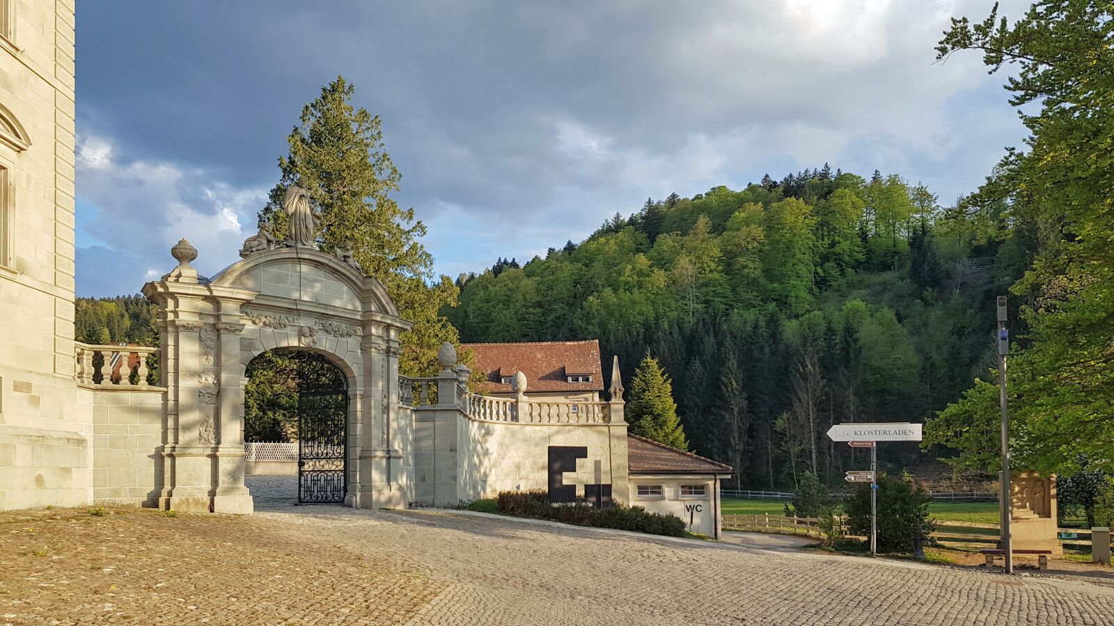 Samsung Galaxy S8 sample photo. Monastery, bank, church photography