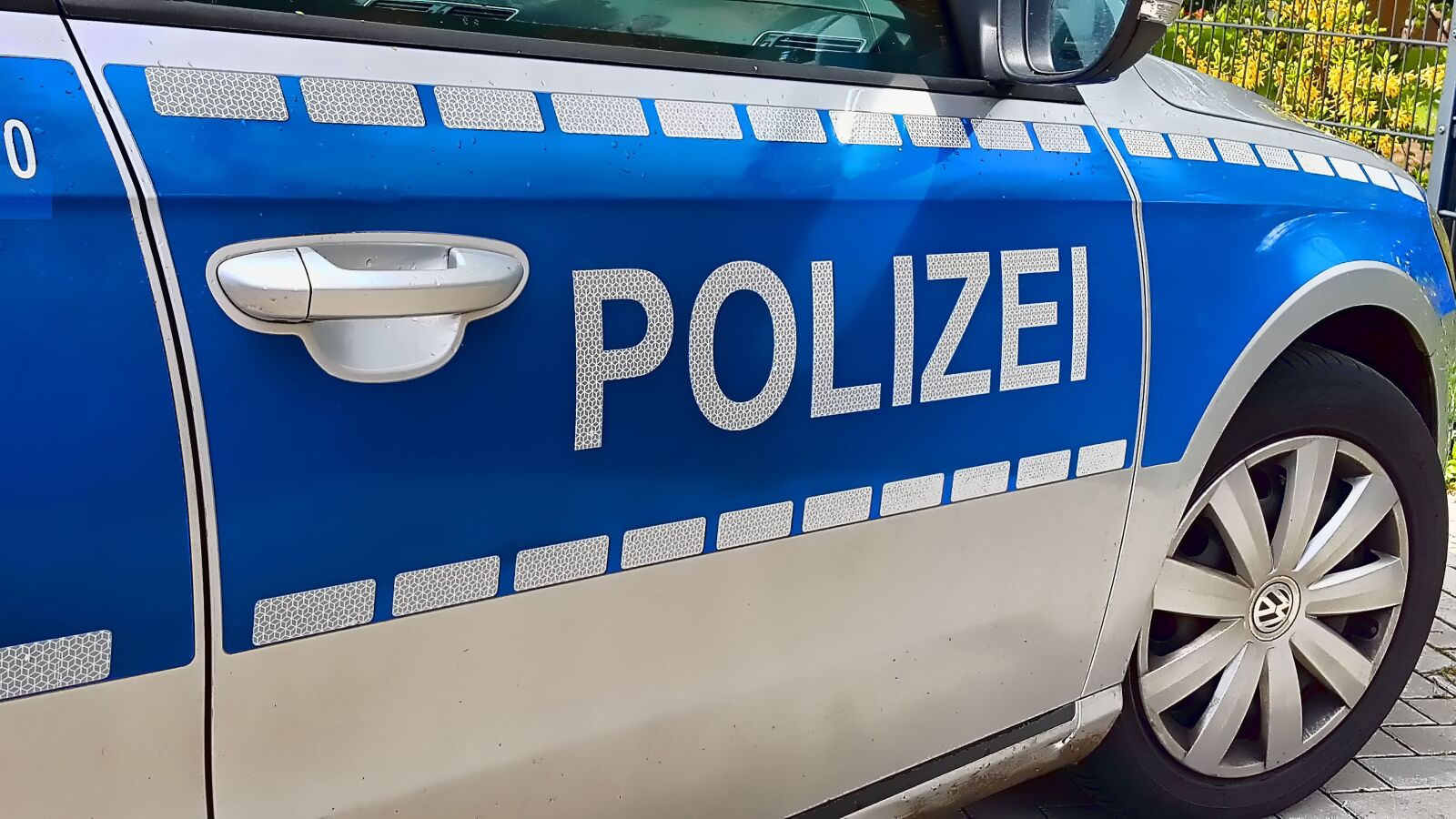 Samsung Galaxy S7 sample photo. Police, police car, patrol photography