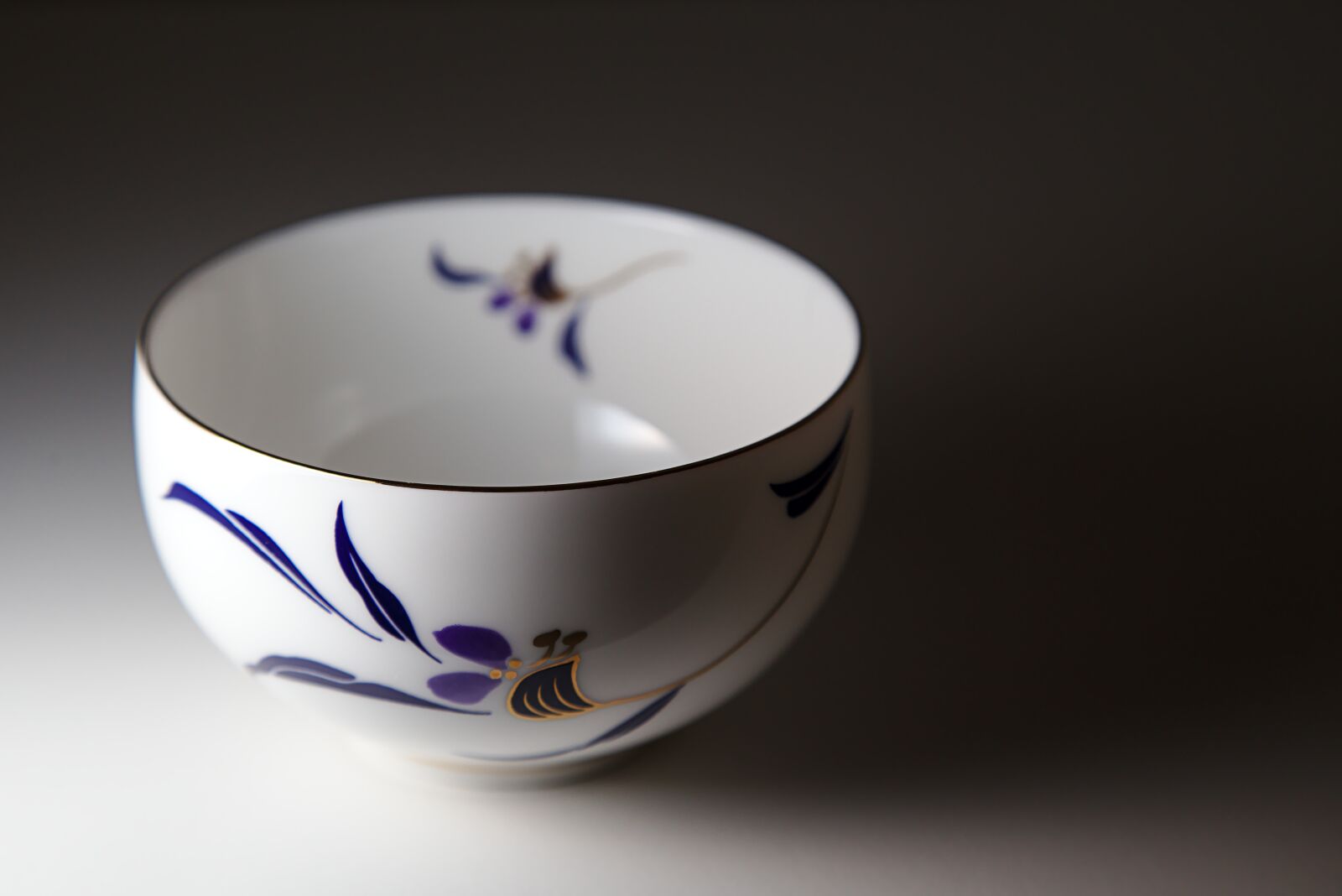 Canon EOS 6D + Canon EF 24-105mm F4L IS USM sample photo. Japan, teacup, porcelain photography