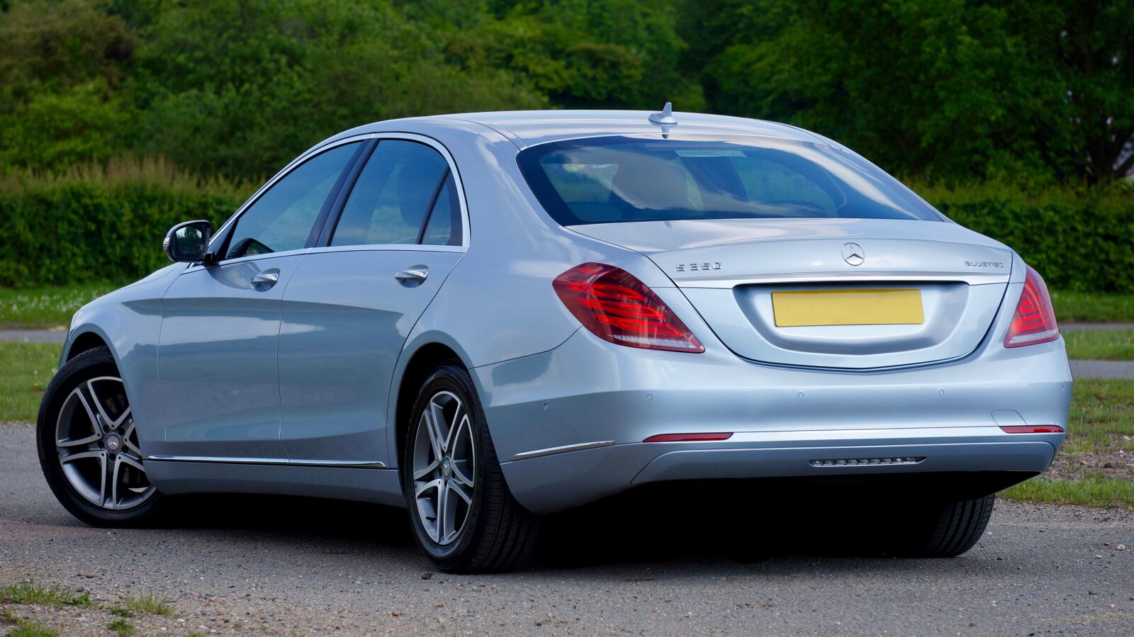 Sony Alpha NEX-5N + Sony E 55-210mm F4.5-6.3 OSS sample photo. Mercedes, car, auto photography